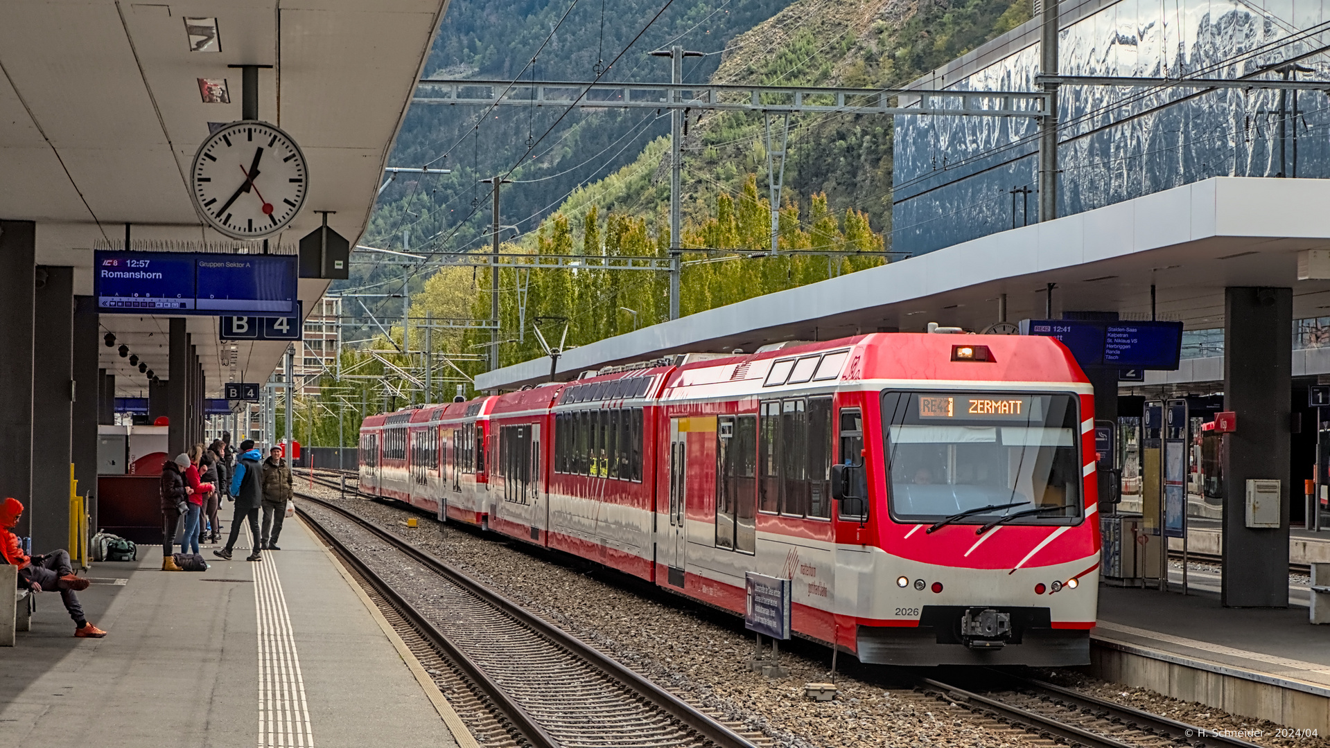 RE 42 nach Zermatt