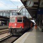 RE 4/4 in Basel SBB beim Ankuppeln