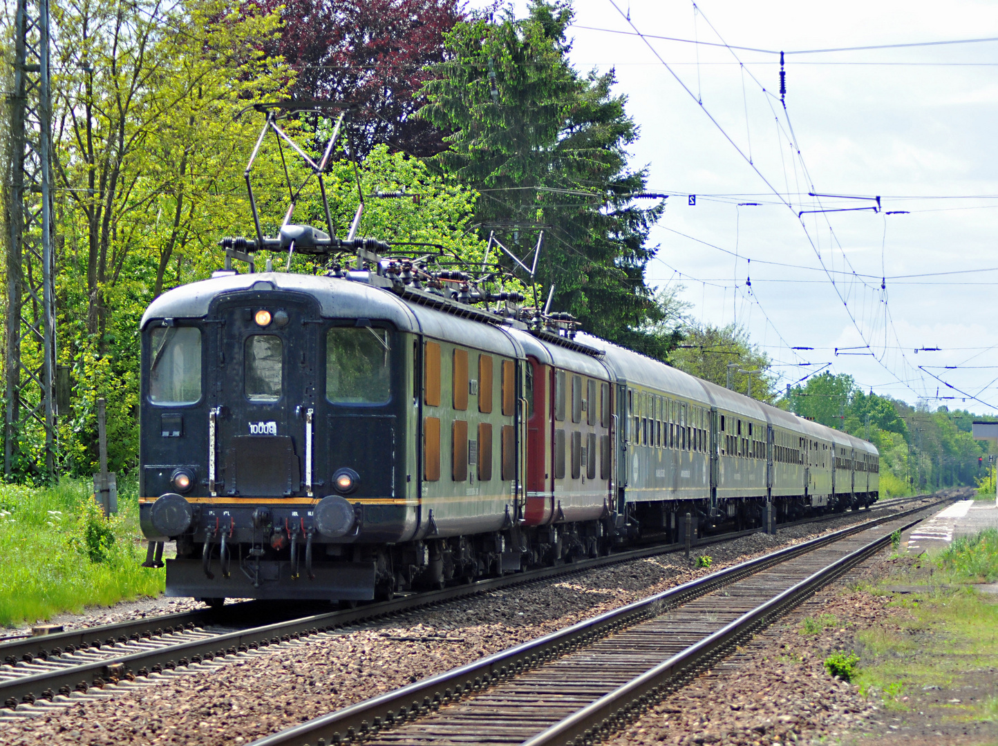 Re 4/4 Sbb 10008 + 10019