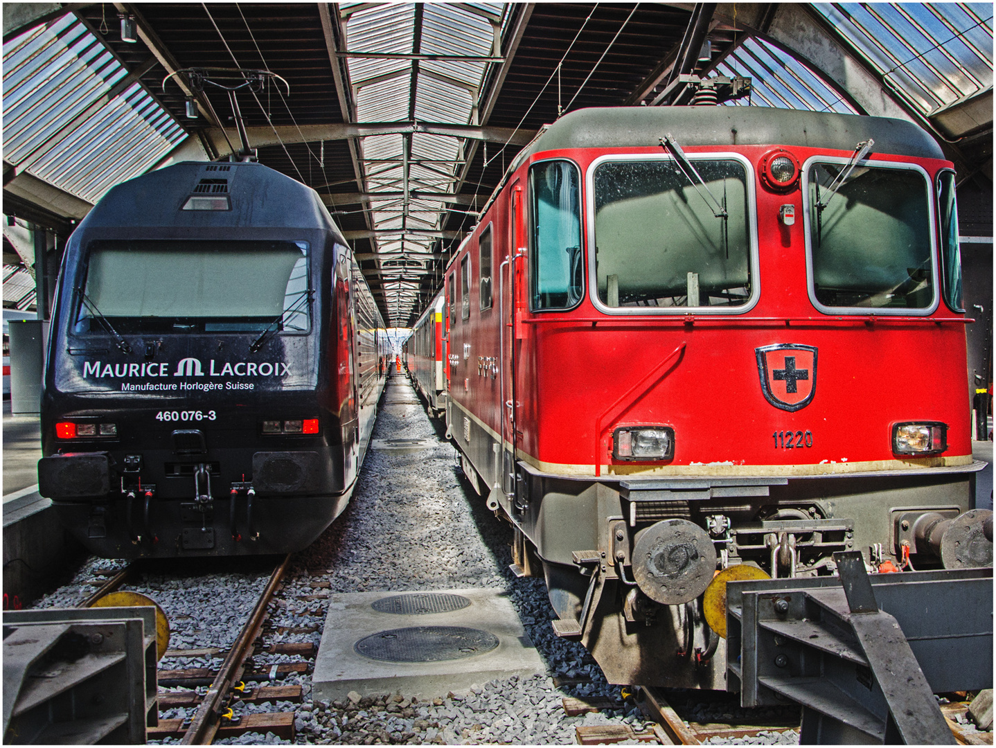 Re 460 und Re 420 im Bahnhof Zürich