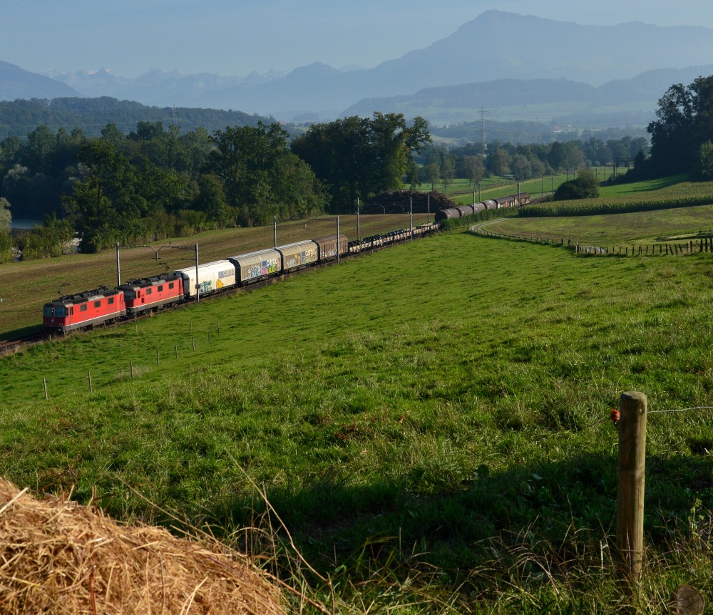 Re 8/8 bei Oberrüti