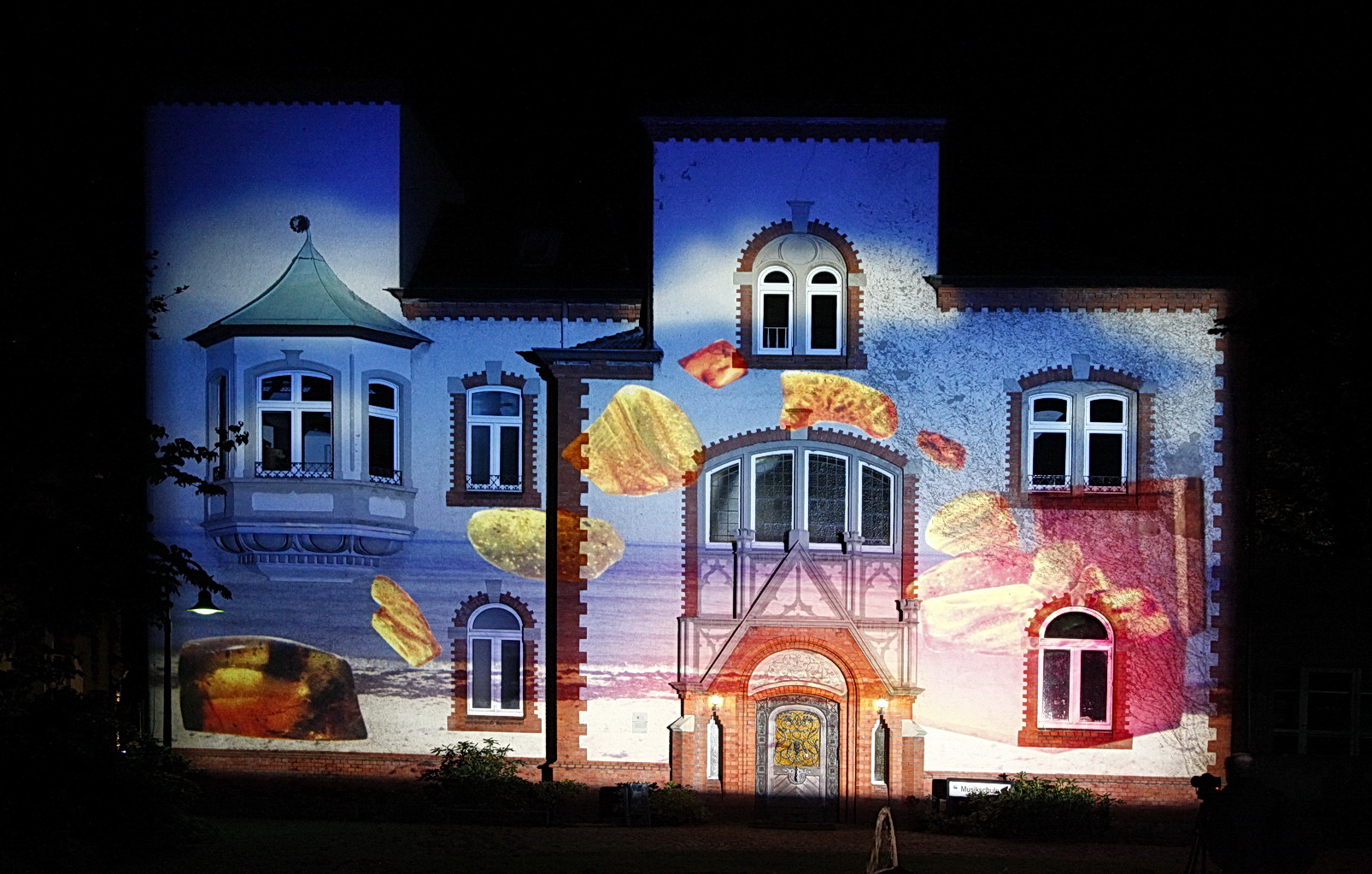 RE Leuchtet 2012_1