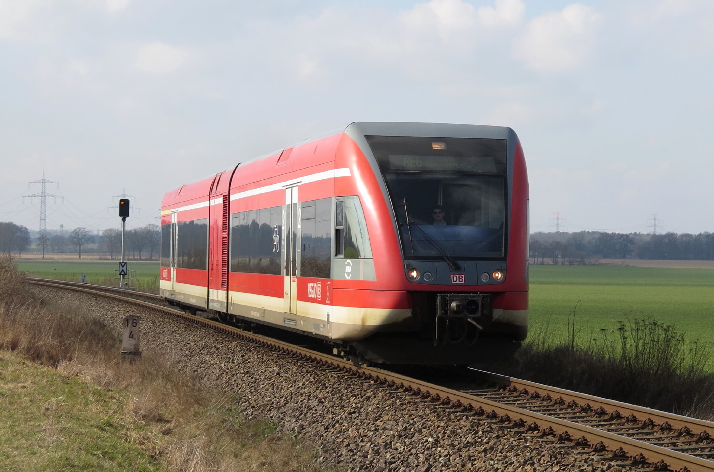 RE6 fährt bei Rosenhagen I