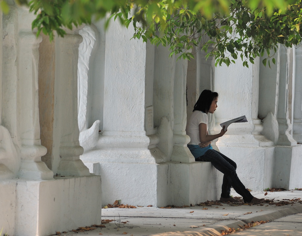 Reading in the Kuthodaw Pagoda