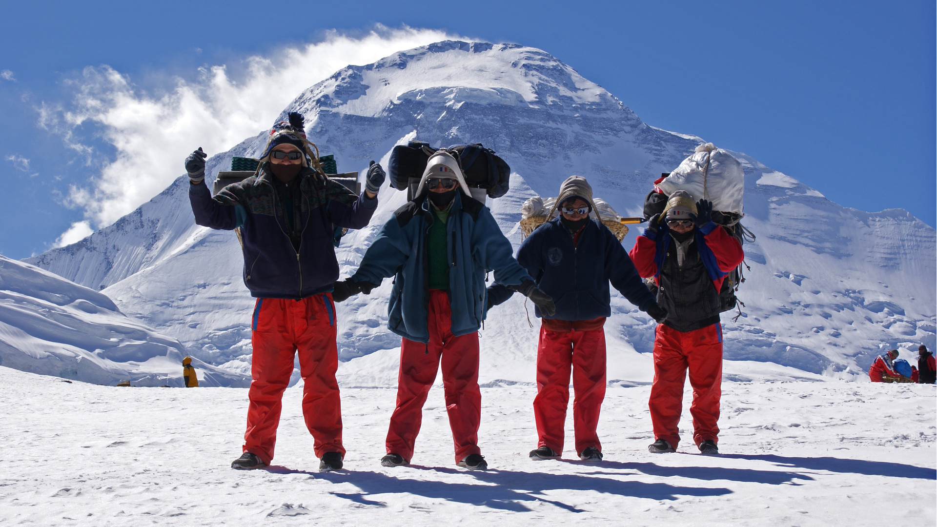 Ready to Go French Pass (5360m), hinten Dhaulagiri (8167m)