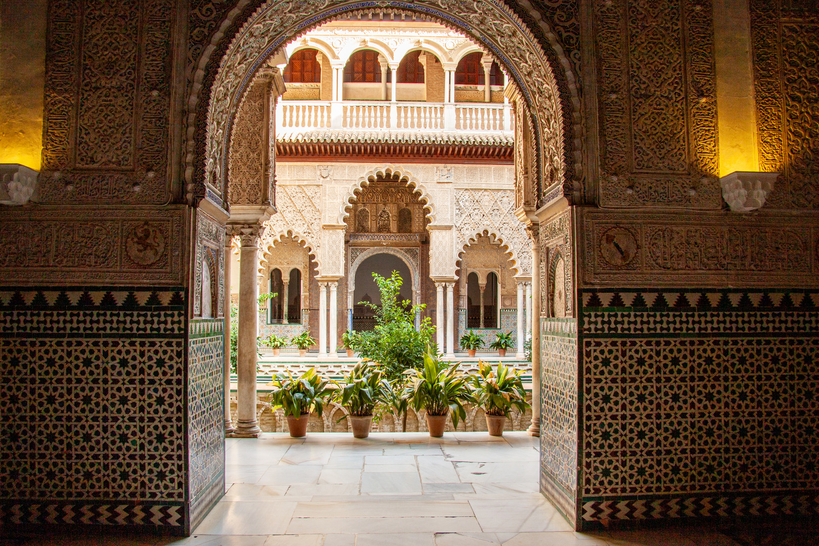 Real Alcázar Sevilla - "Durchblick" zum Patio de las Doncellas 