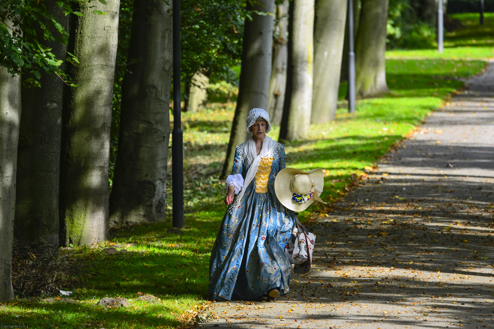 ....real ???. Begegnung im Schlosspark.