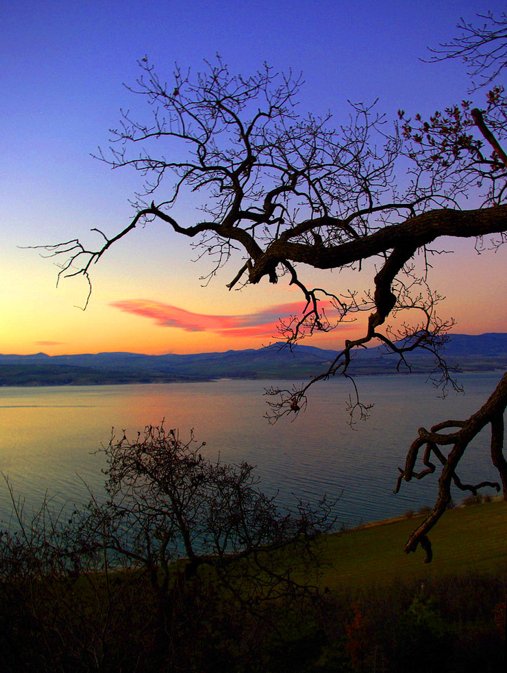 real photo of lake polyfito in kozani