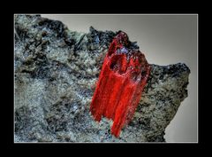 Realgar auf Antimonerz