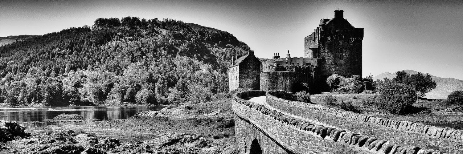 Realm of Shades, Bridge   --   Eilean Donan   ©D5591_PS-BW-F2_3#1