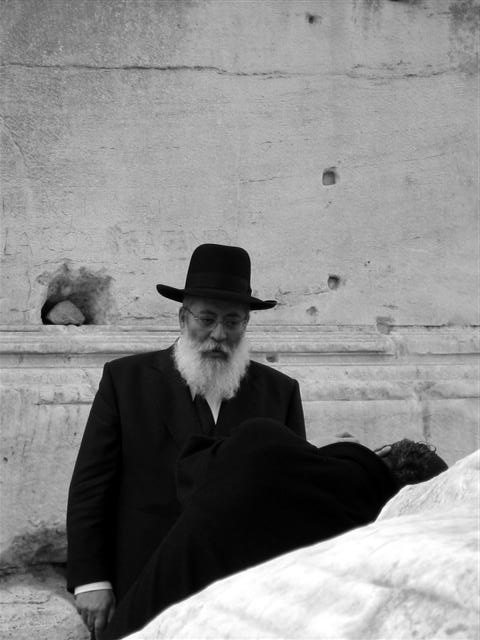 Rebbe being photographed at Foro Romano - Roma