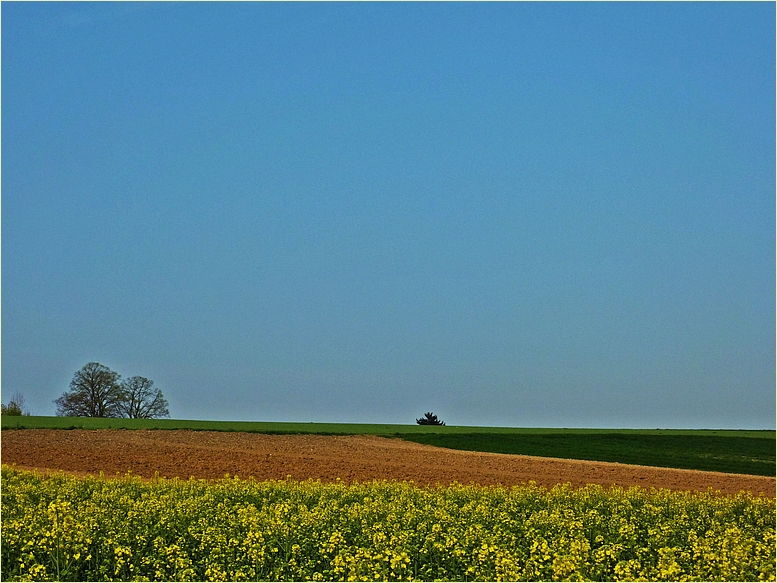 rechts der Autobahn