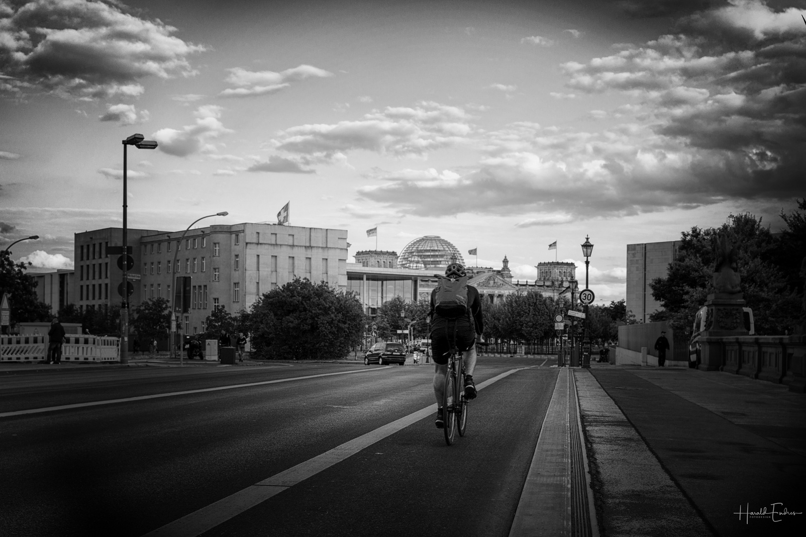 Rechts ist nur im Straßenverkehr eine Lösung