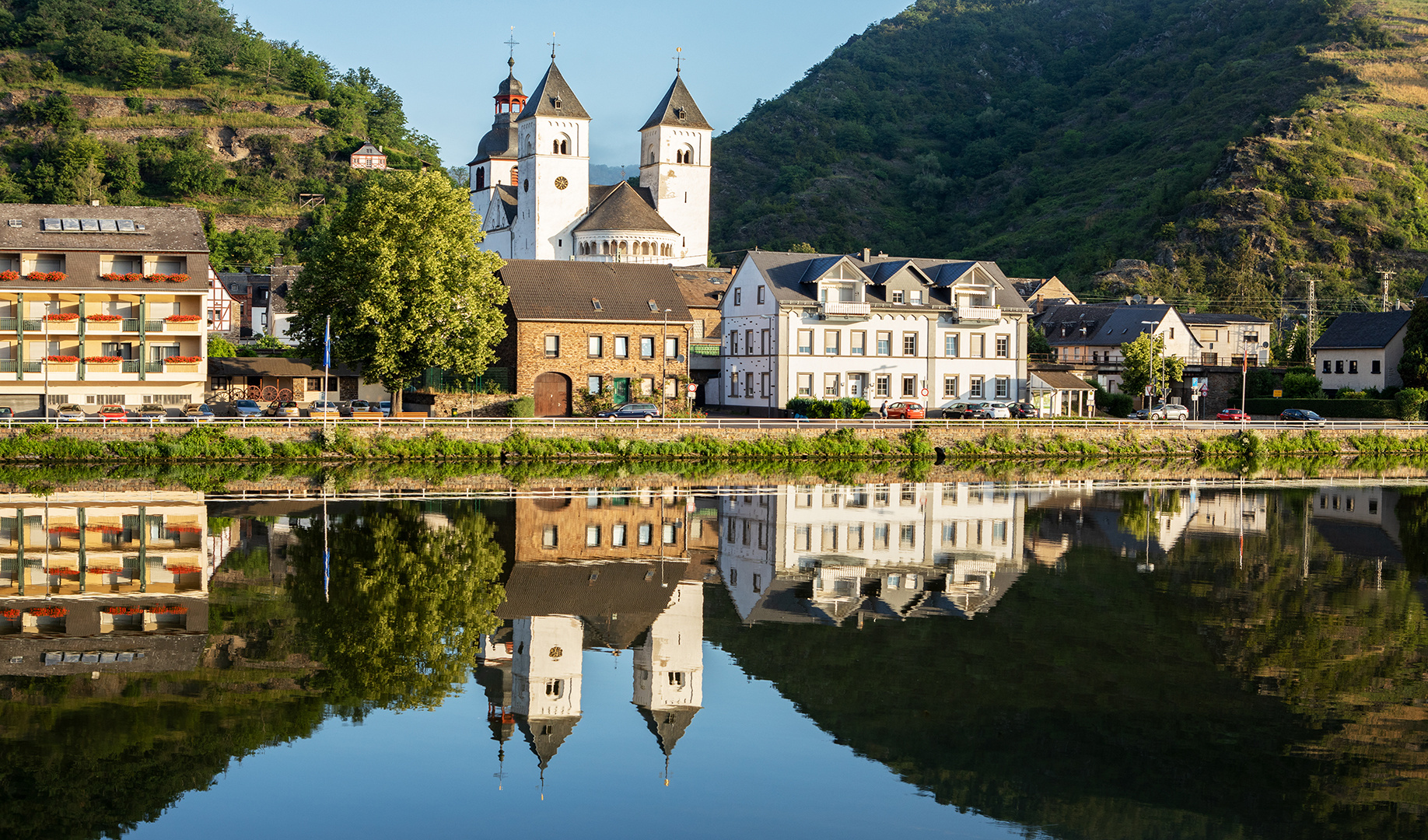 Rechts und links der Mosel immer wieder diese zauberhaften Ortschaften