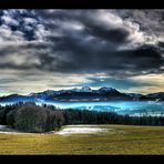 Rechts wird die Nebelbank weniger , dafür das Wetter schlechter ;-)