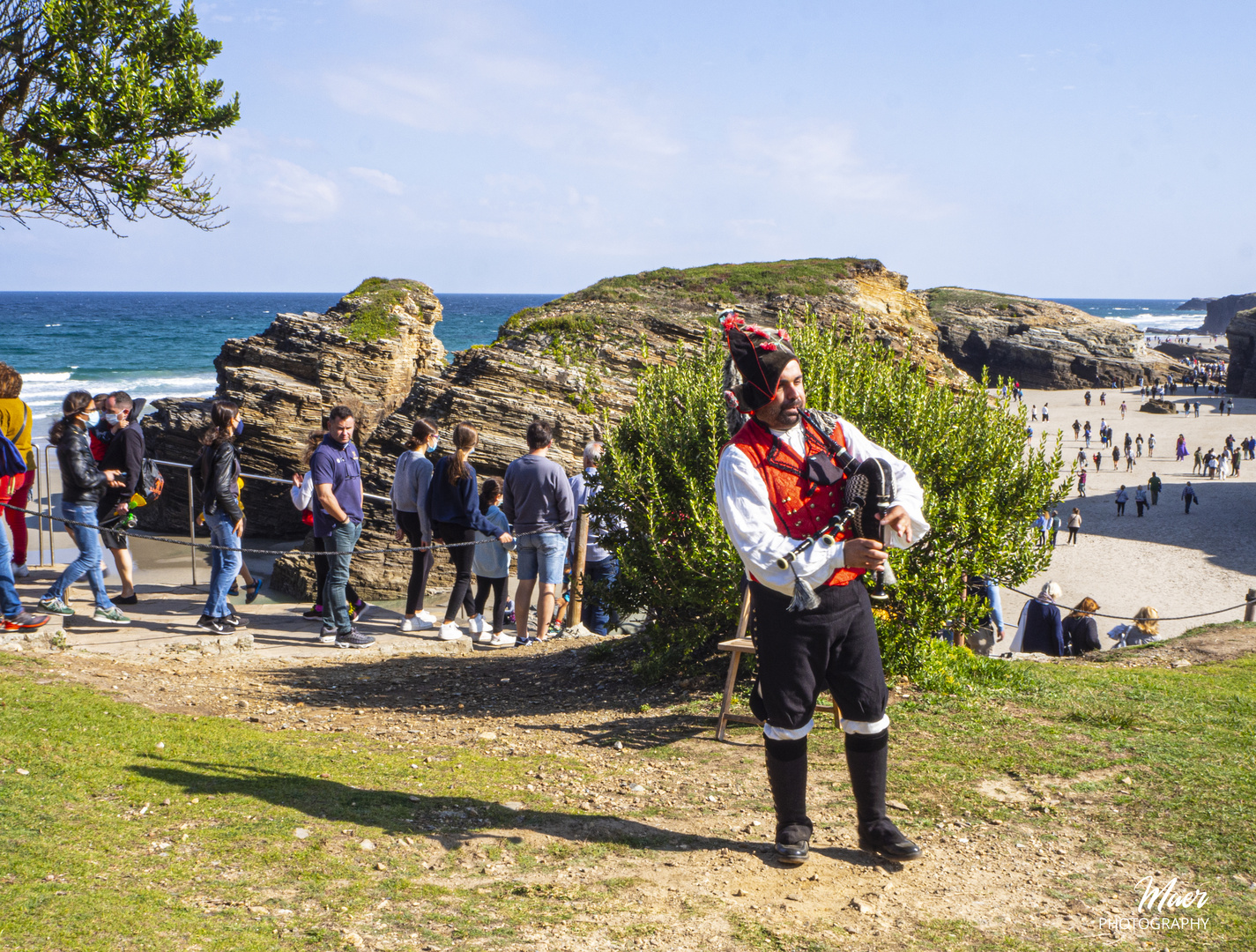 Recibimiento con música gallega.El gaiteiro.