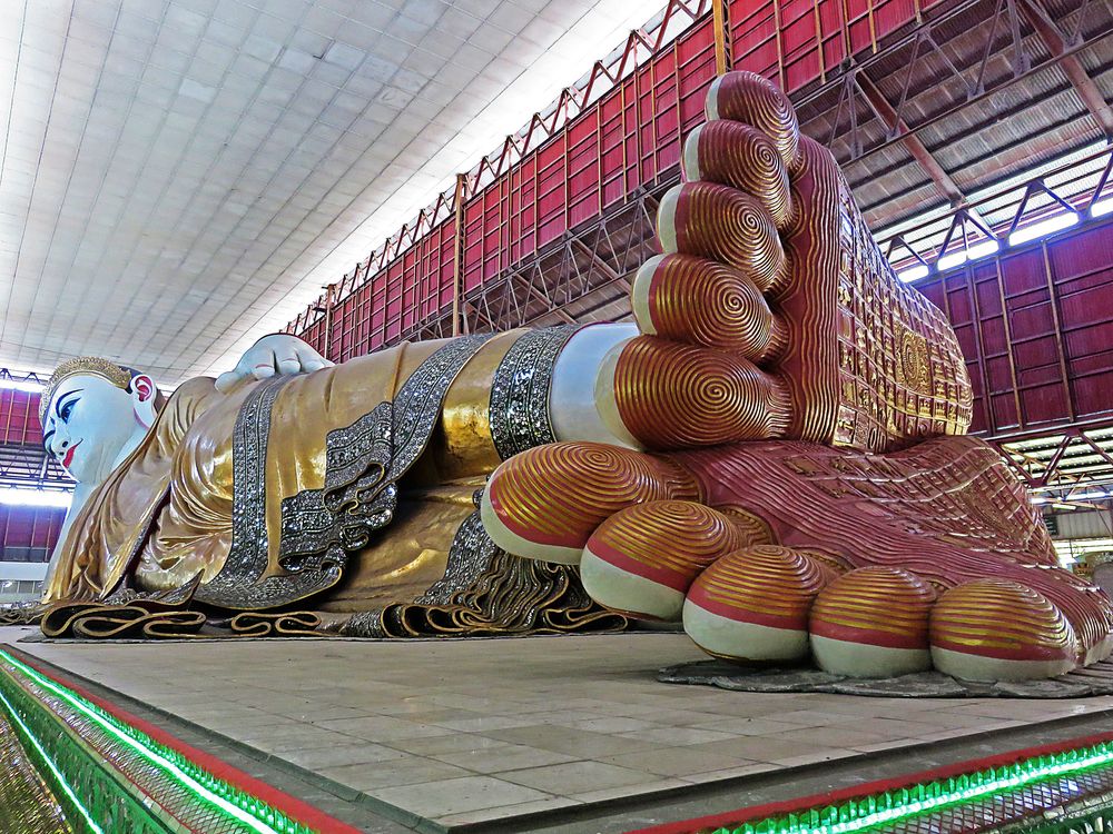  Reclining Buddha, Chaukhtatguy Pagoda, Yangon