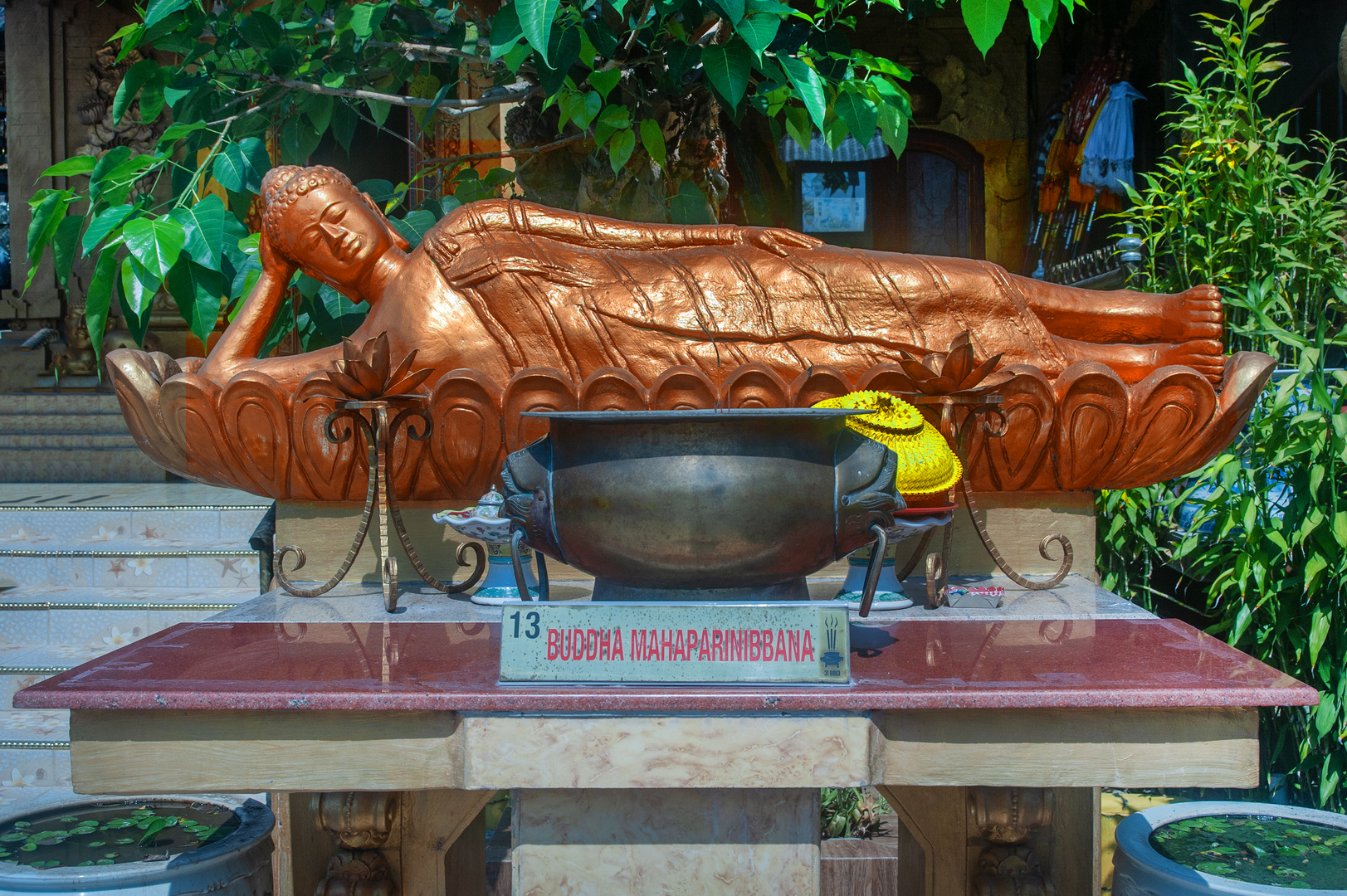 Reclining Buddha in Griya Kongco