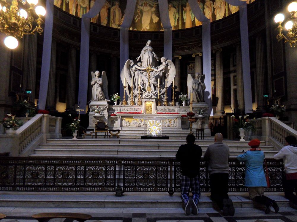 Recueillement - église de la Madeleine - Paris