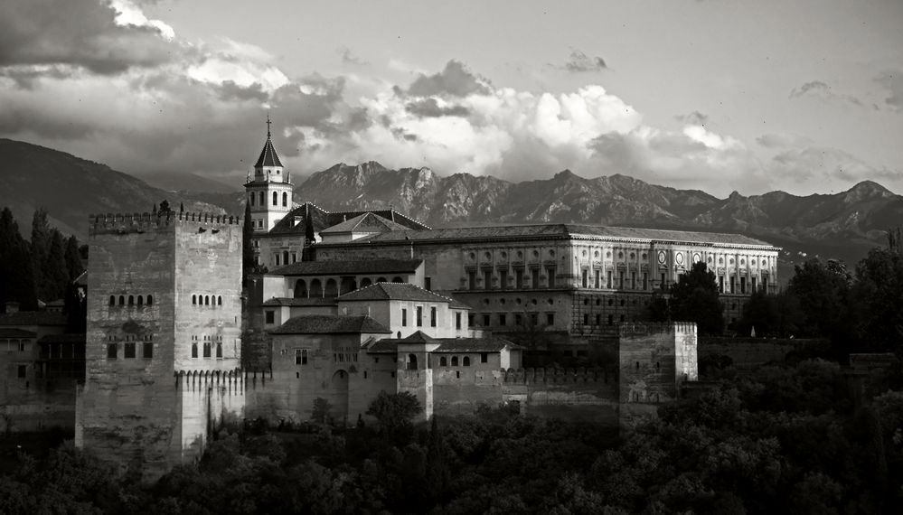 Recuerdos de la Alhambra. La última luz