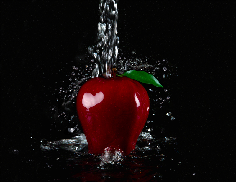 red apple