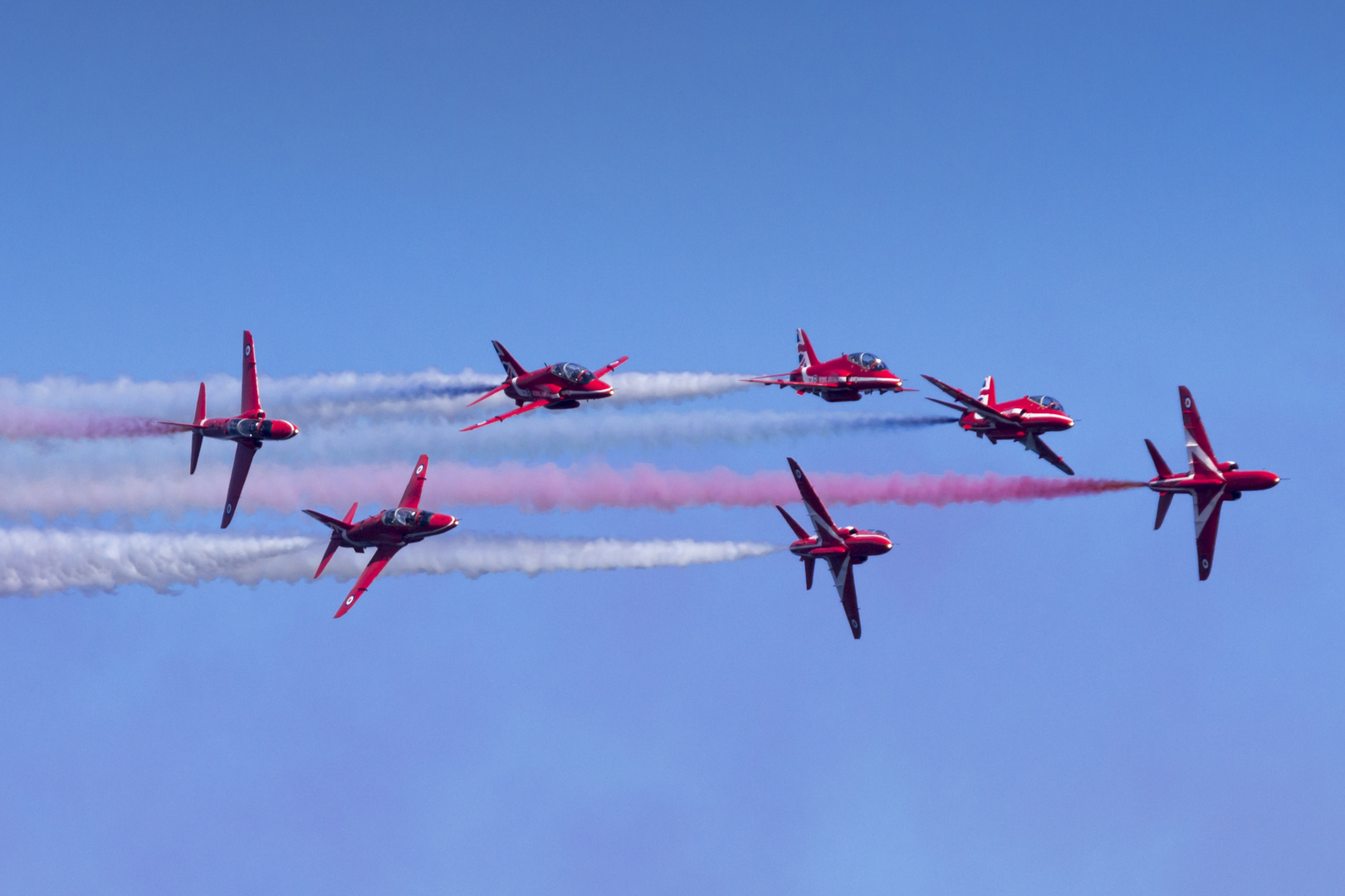 Red Arrows - Breaking