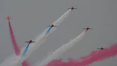 Red Arrows im Formationsflug Farnborough 2006