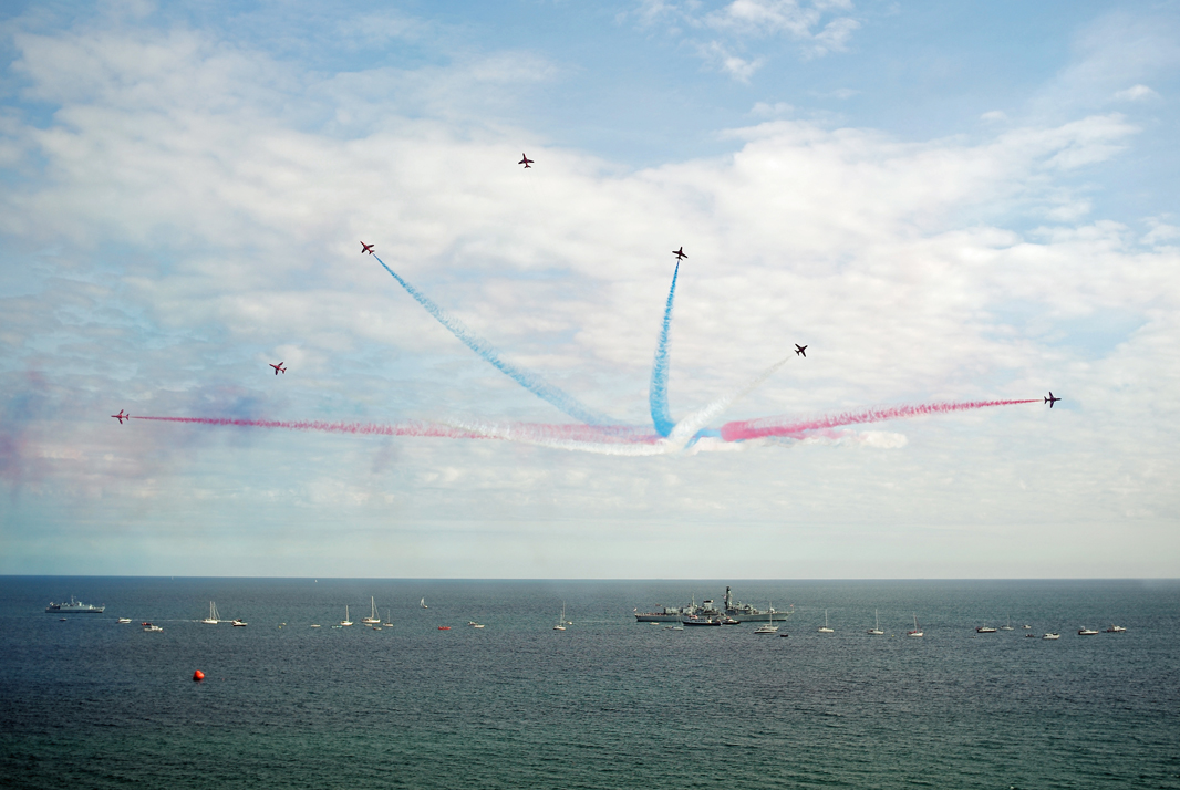 Red arrows VI