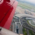 Red Baron über Flughafen Düsseldorf