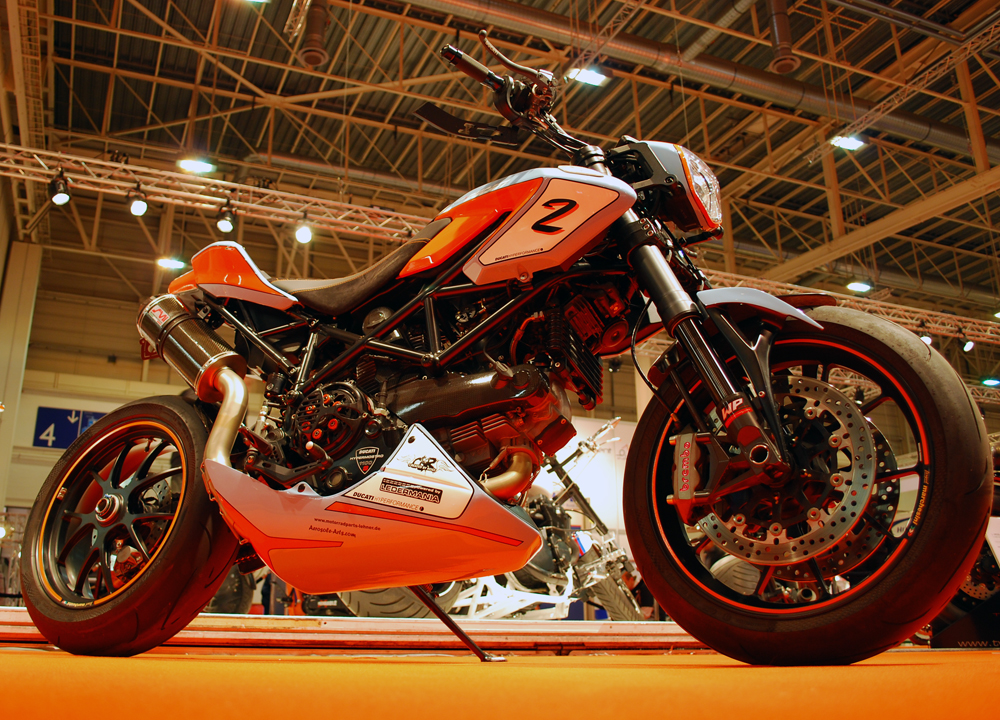 RED BIKE - Motor Show Essen 2009