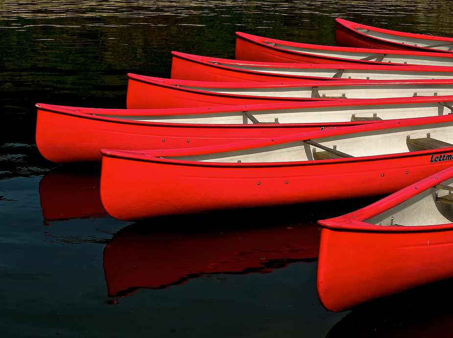 red boats