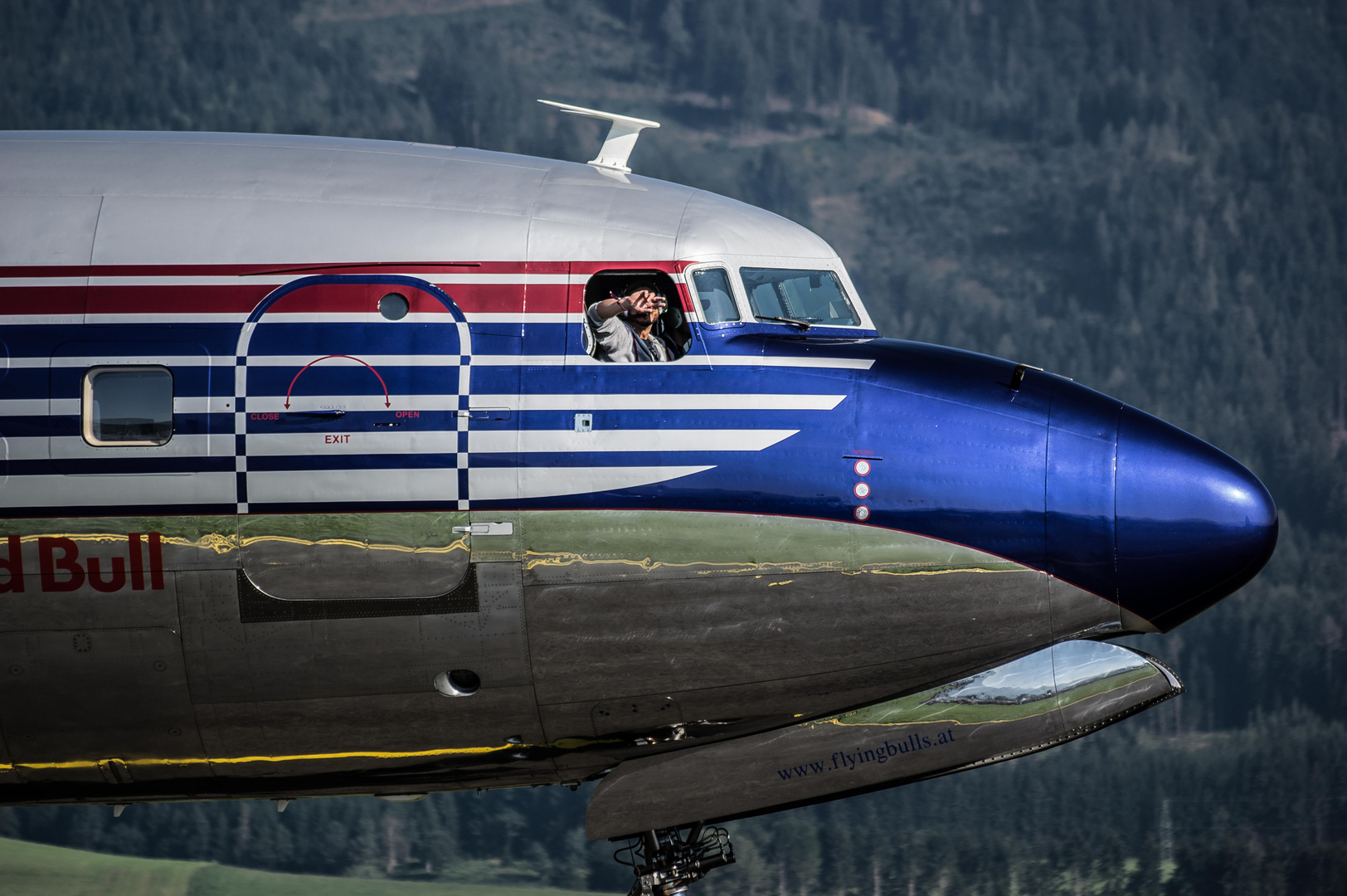 Red Bull DC-6 