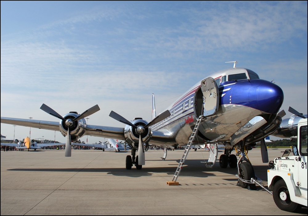 Red Bull DC-6B Airport Days