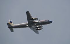 Red Bull DC-6B über München