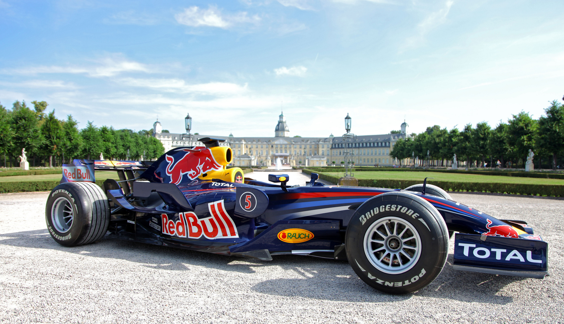 RED BULL Formula 1 Parking