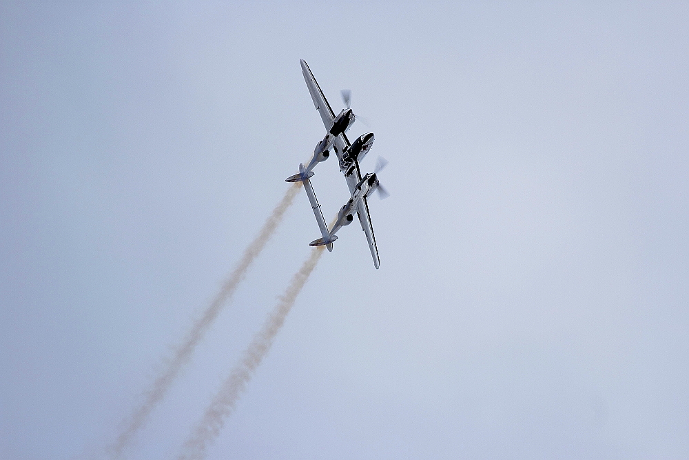 Red Bull Lockheed P-38 Lightning - bei der Einweihung der highline179