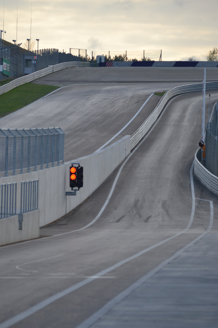 Red Bull Ring 2011 Abend Boxenausfahrt / Castrolkurve