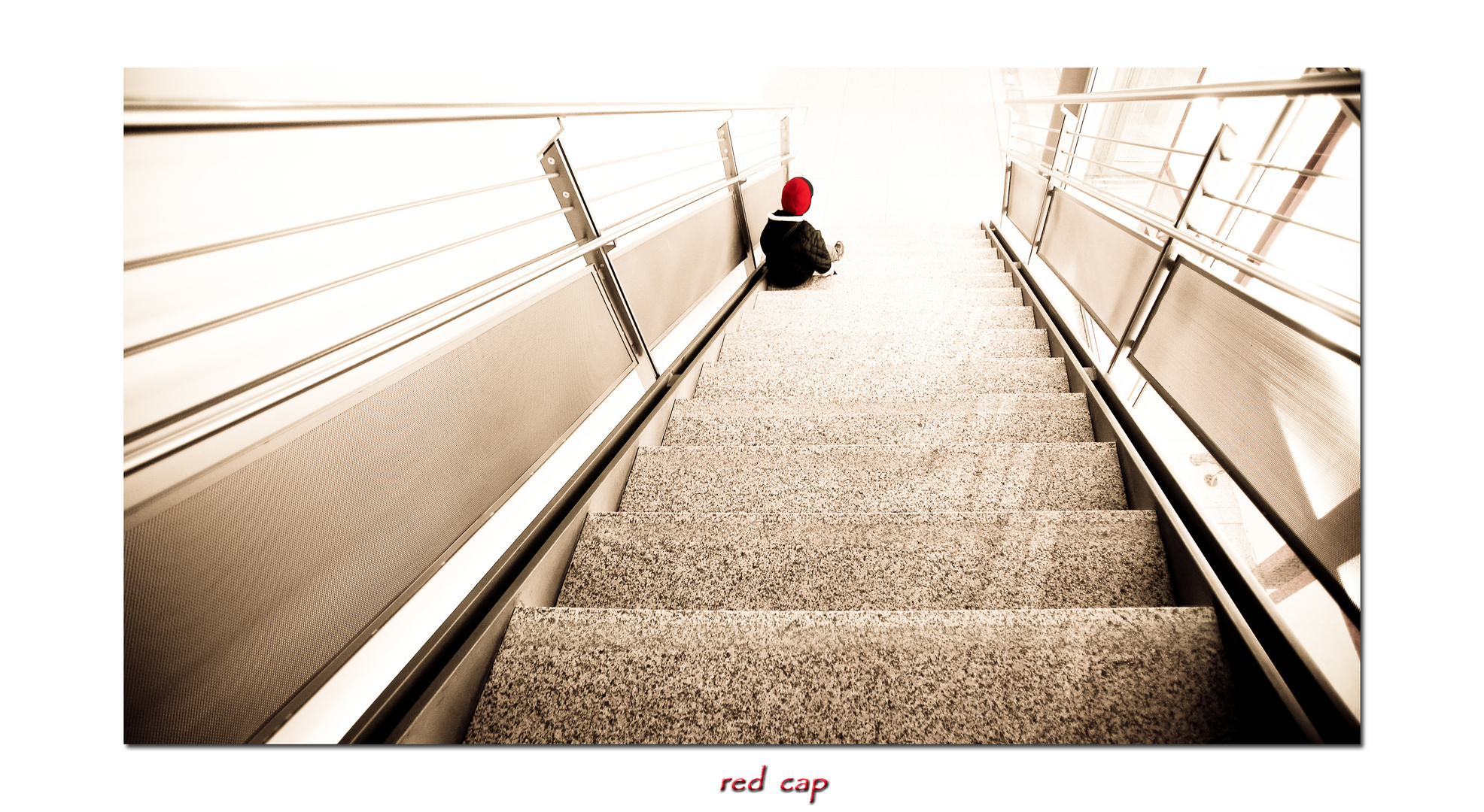 [  red cap   ]