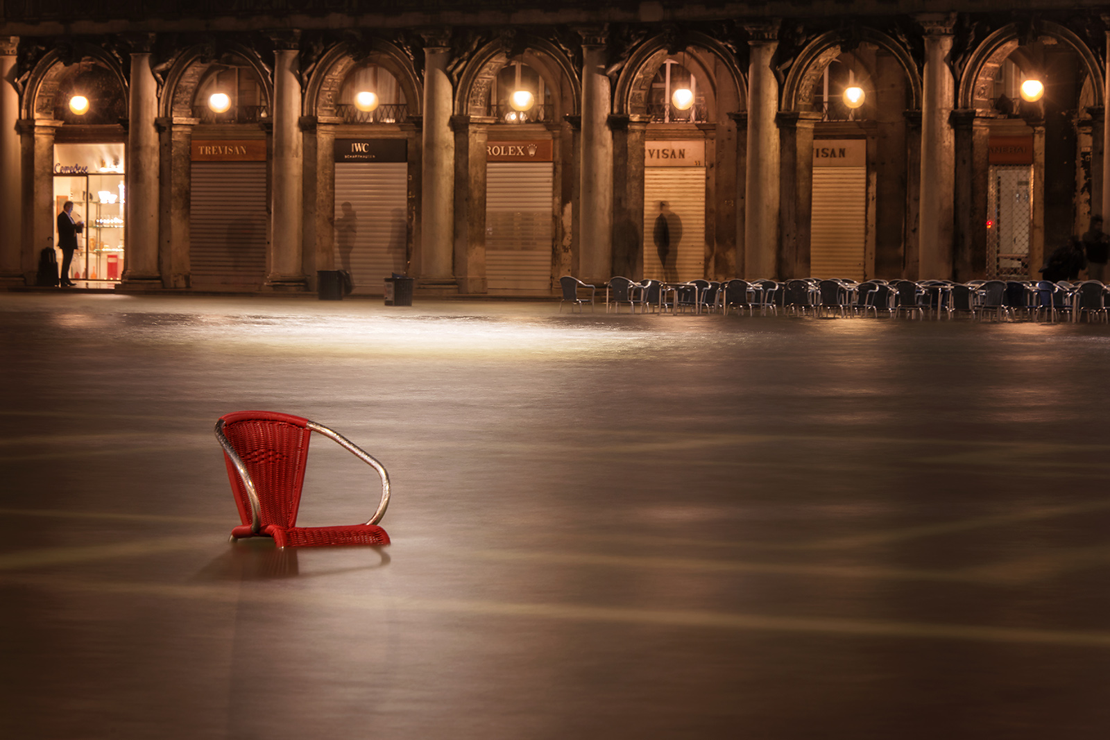 Red Chair Aqua Alta