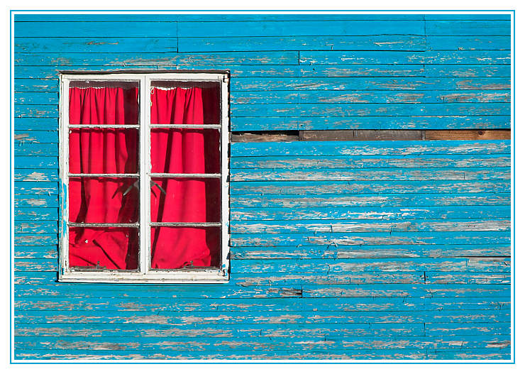 red curtain