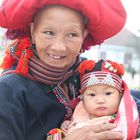 Red Dao Lady with her son