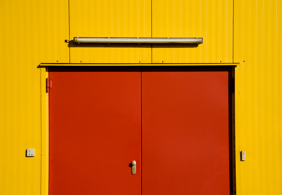 RED DOOR