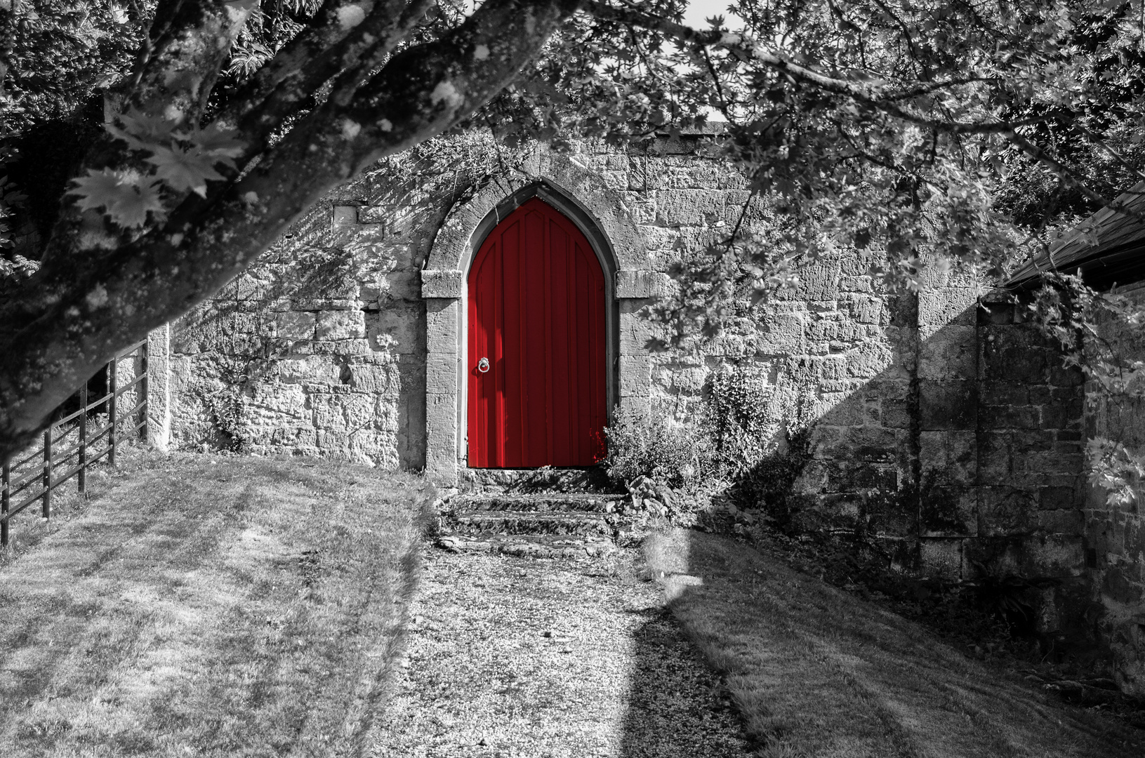 ... red door ...