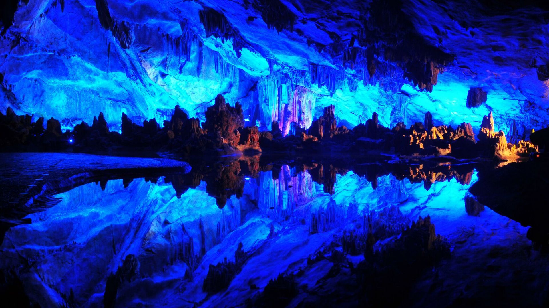 Red Flute Cave