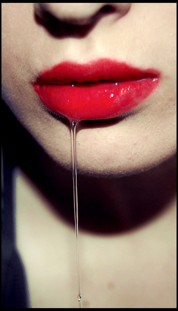 red lips.