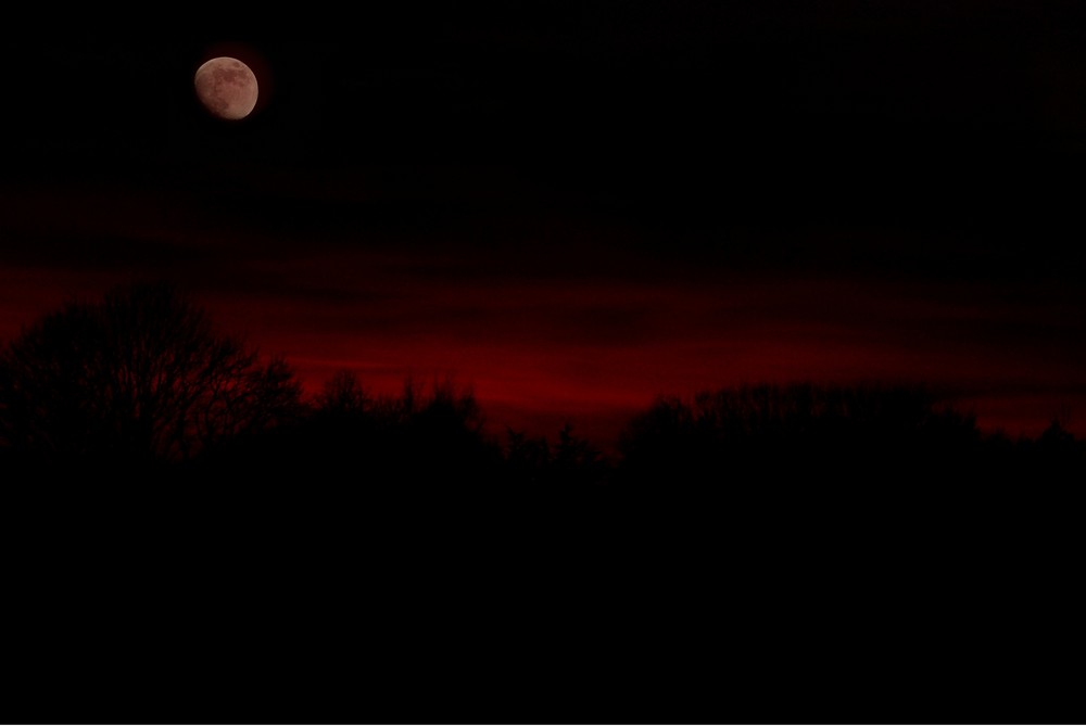 Red Moon