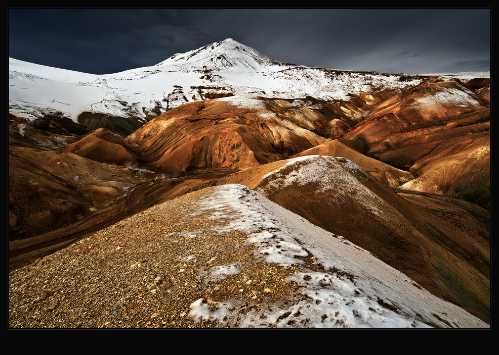 [ ... red mountains ]