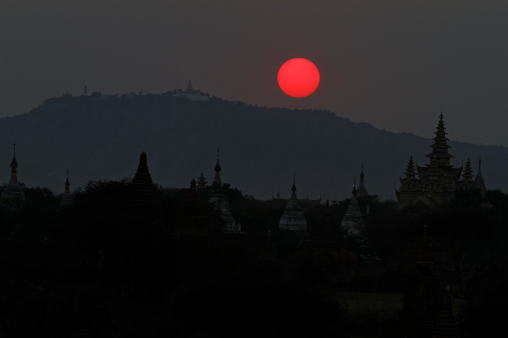 Red night falling on Bagan