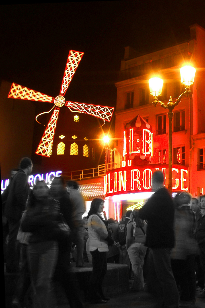 Red night in Paris