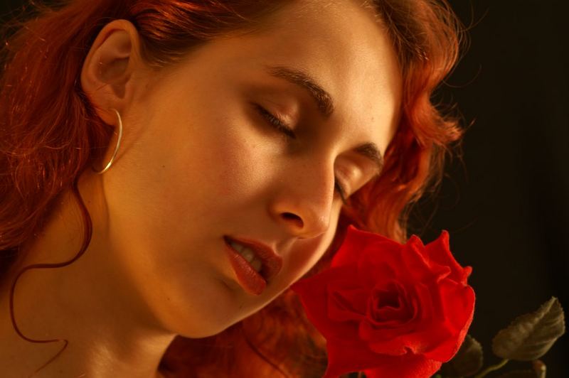 Red Rose Foto Bild Modelle Stellen Sich Vor Weibliche Modelle